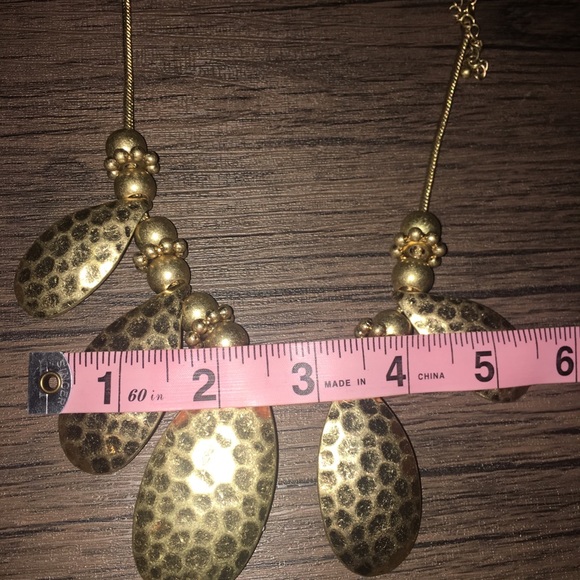 Rustic vintage Gold Statement bib necklace set - Picture 4 of 5